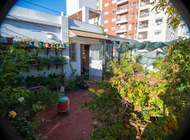 PH · 277m² · 8 Ambientes · 1 Cochera