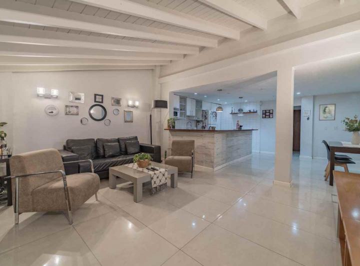 PH · 145m² · 4 Ambientes · 1 Cochera