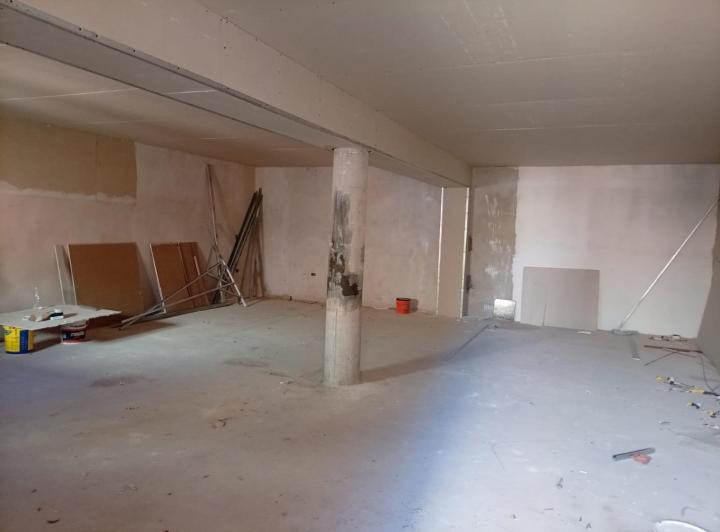 Local comercial · 84m²