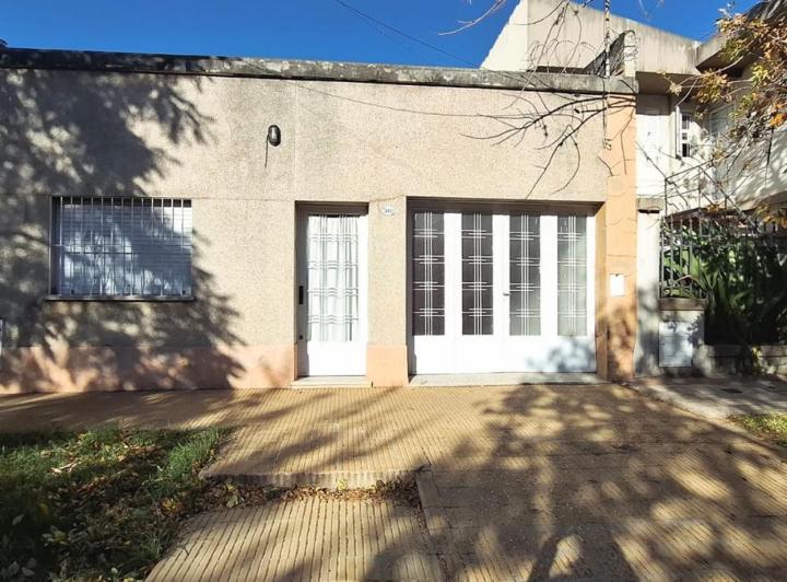 Casa · 9 Ambientes · 1 Cochera