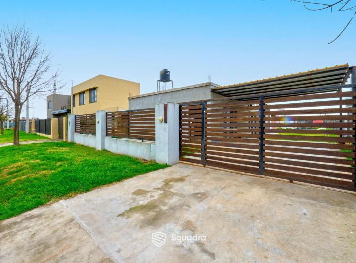 Casa · 113m² · 4 Ambientes · 2 Cocheras