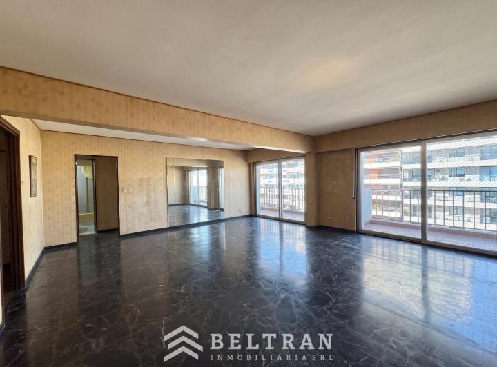 Departamento · 140m² · 8 Ambientes · 1 Cochera