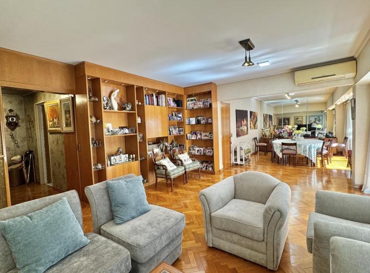 Departamento · 189m² · 5 Ambientes · 1 Cochera