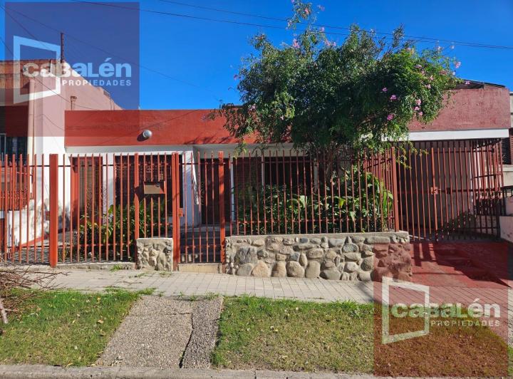 Casa · 150m² · 10 Ambientes · 1 Cochera