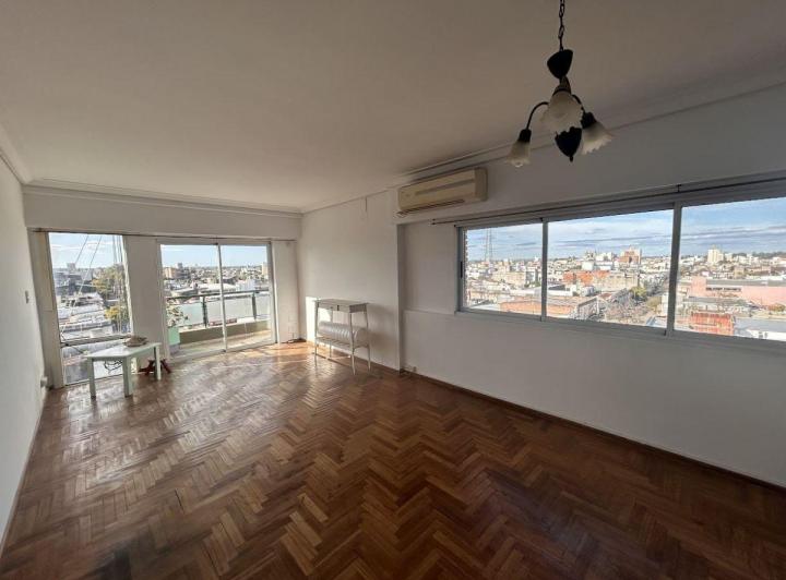Departamento · 139m² · 8 Ambientes · 1 Cochera