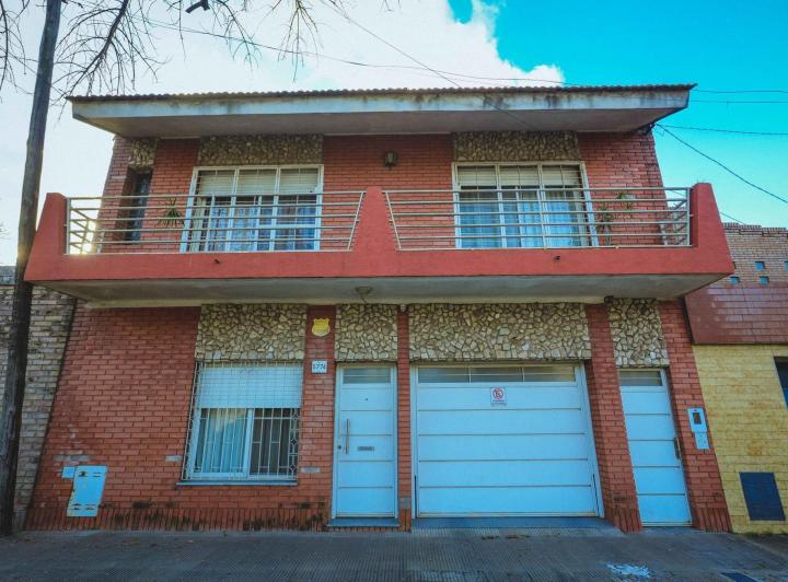 Casa · 228m² · 4 Ambientes · 1 Cochera