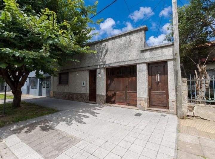 Casa · 145m² · 4 Ambientes · 1 Cochera