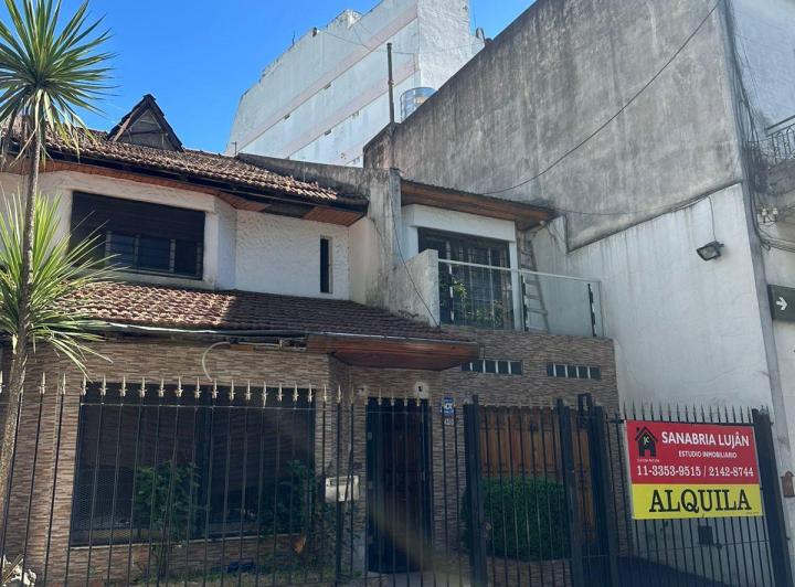 Casa · 180m² · 5 Ambientes · 1 Cochera