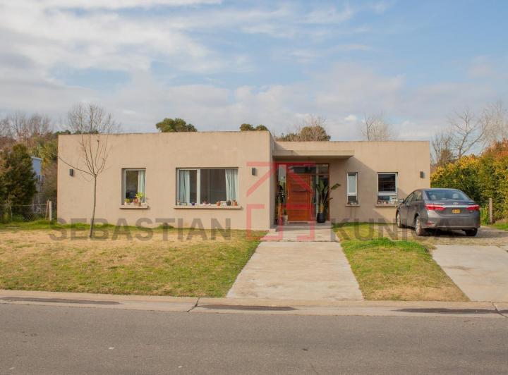 Casa · 150m² · 4 Ambientes · 2 Cocheras