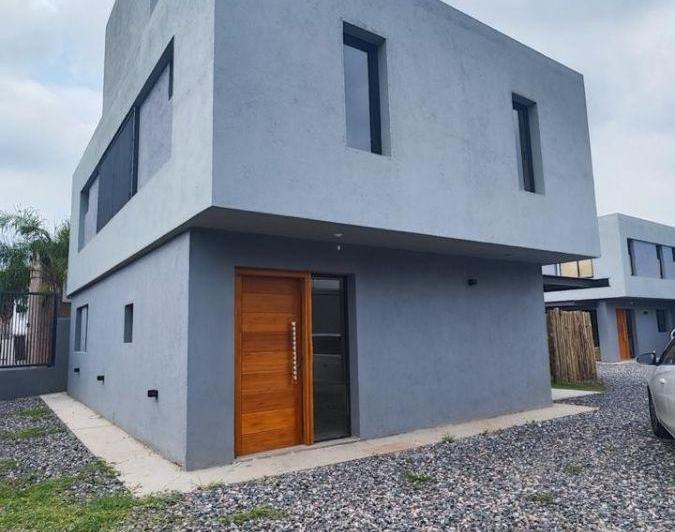 Casa · 175m² · 5 Ambientes · 2 Cocheras