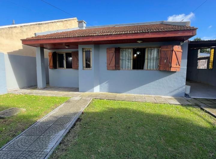 Casa · 180m² · 3 Ambientes · 1 Cochera