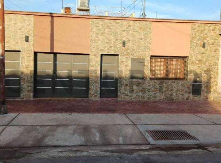 Casa · 1m² · 4 Ambientes
