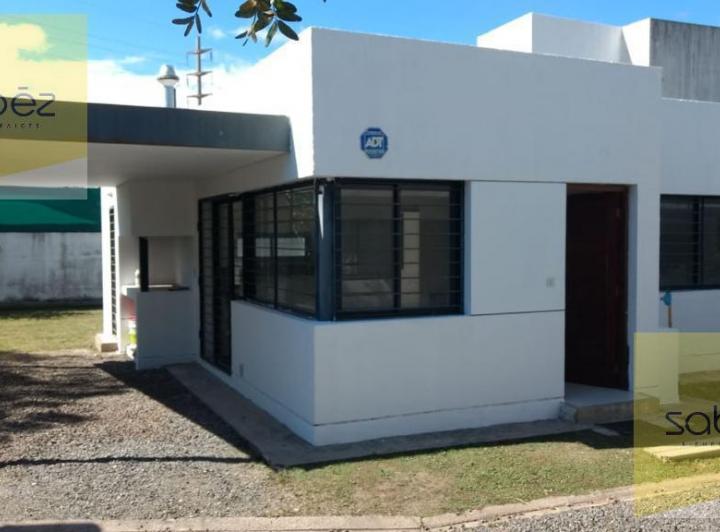 Casa · 74m² · 4 Ambientes · 1 Cochera