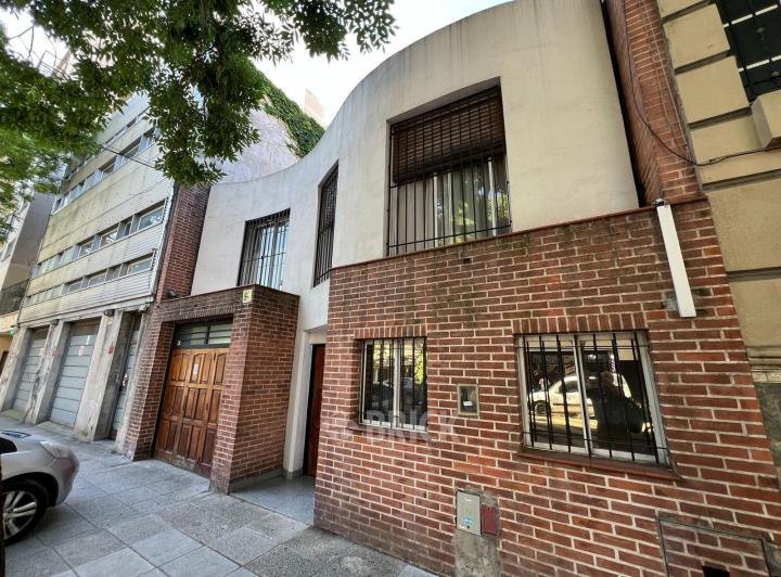 Casa · 373m² · 4 Ambientes · 1 Cochera