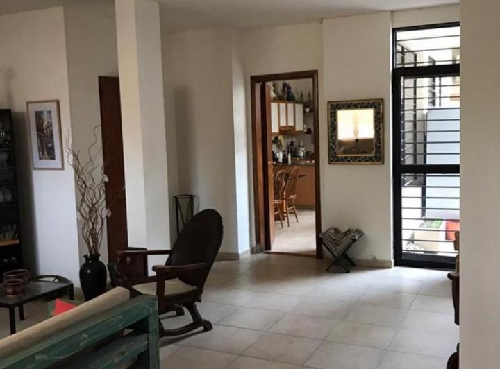 Casa · 180m² · 6 Ambientes