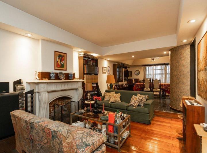 Casa · 149m² · 6 Ambientes · 1 Cochera
