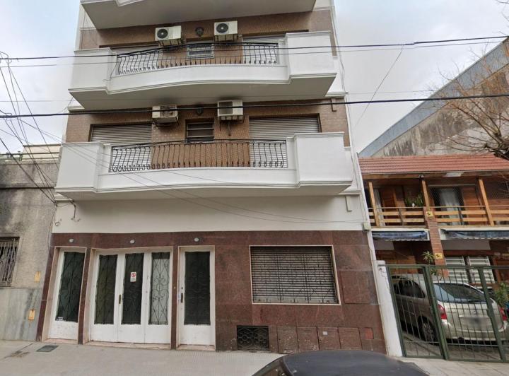 Casa · 730m² · 15 Ambientes · 1 Cochera