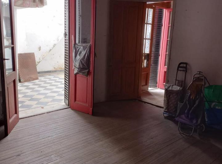 Casa · 180m² · 9 Ambientes
