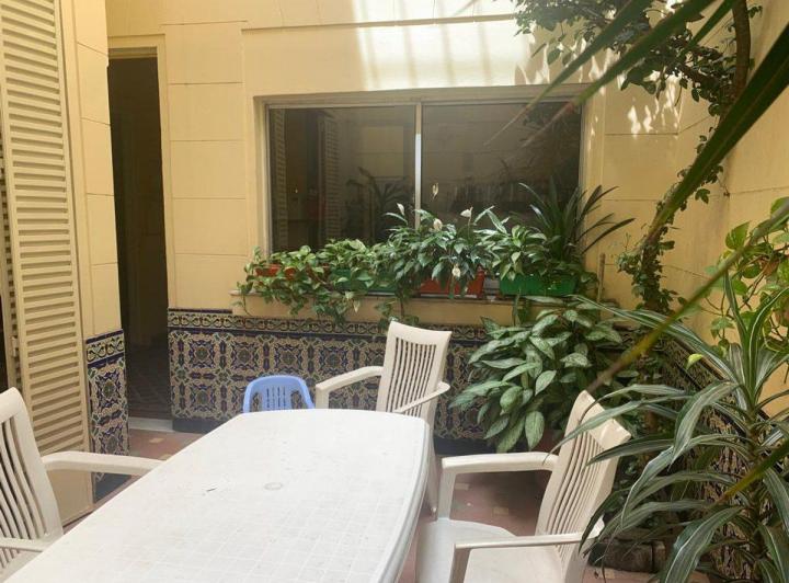 Casa · 326m² · 7 Ambientes · 1 Cochera