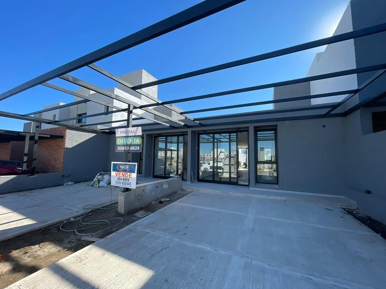 COLINAS DE MANANTIALES CASA EN VENTA 2 DORMITORIOS A ESTRENAR