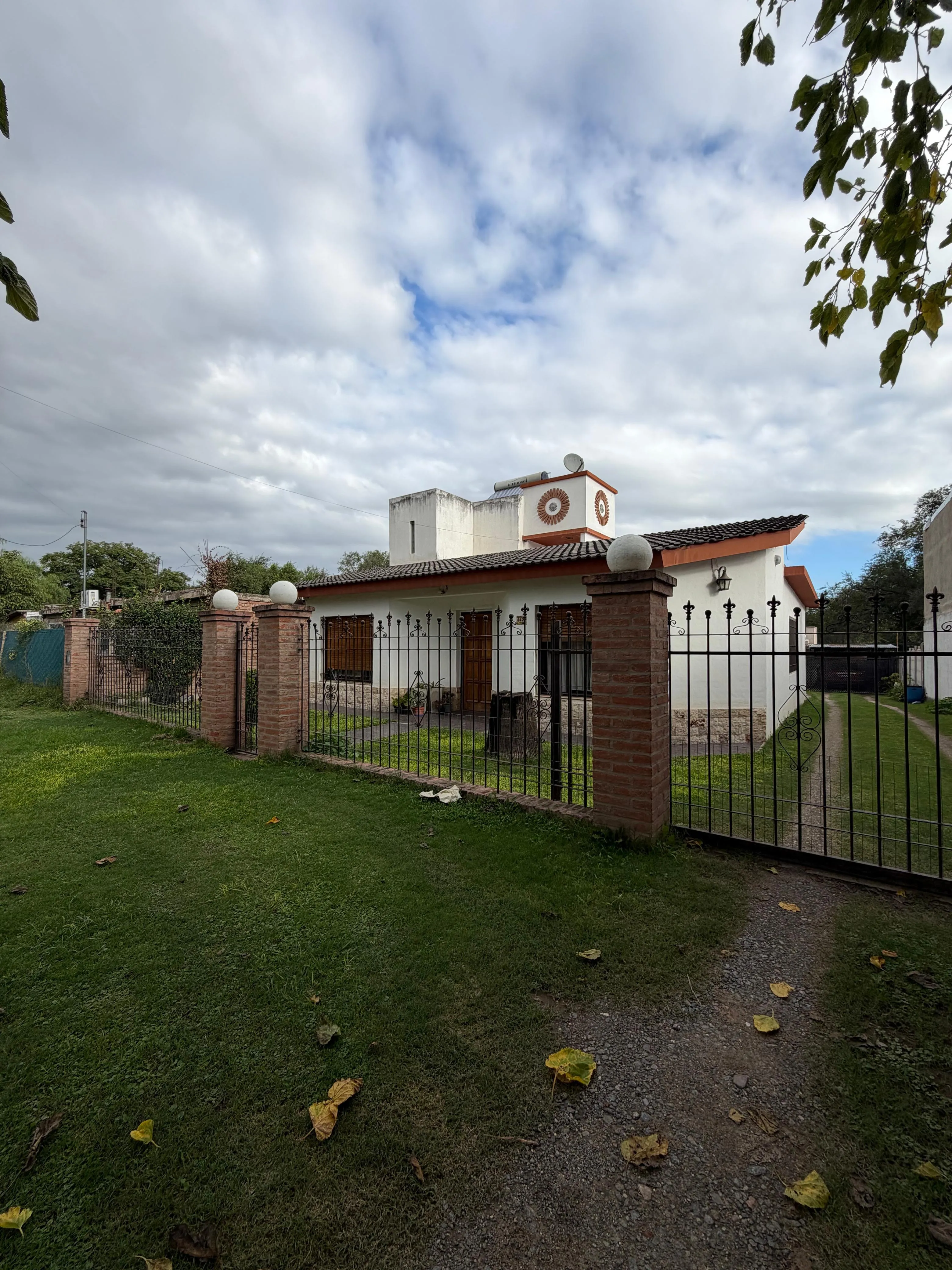 VENTA CASA CON DEPARTAMENTO EN VILLA ALLENDE PARQUE!! NO LA DEJES PASAR!