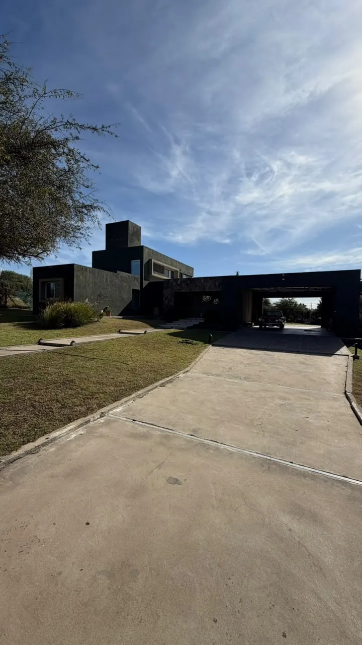 Casa en venta en Las Corzuelas | 3 dormitorios | Escritura / se recibe menor