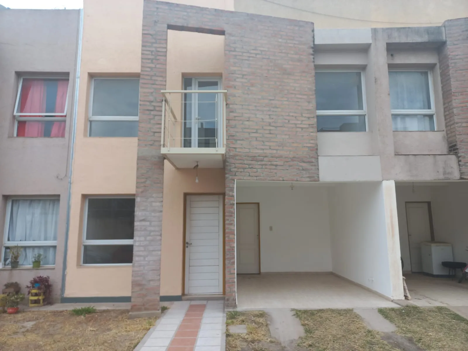 DUPLEX DE 3 DORMITORIOS EN EL COMPLEJO CERRADO