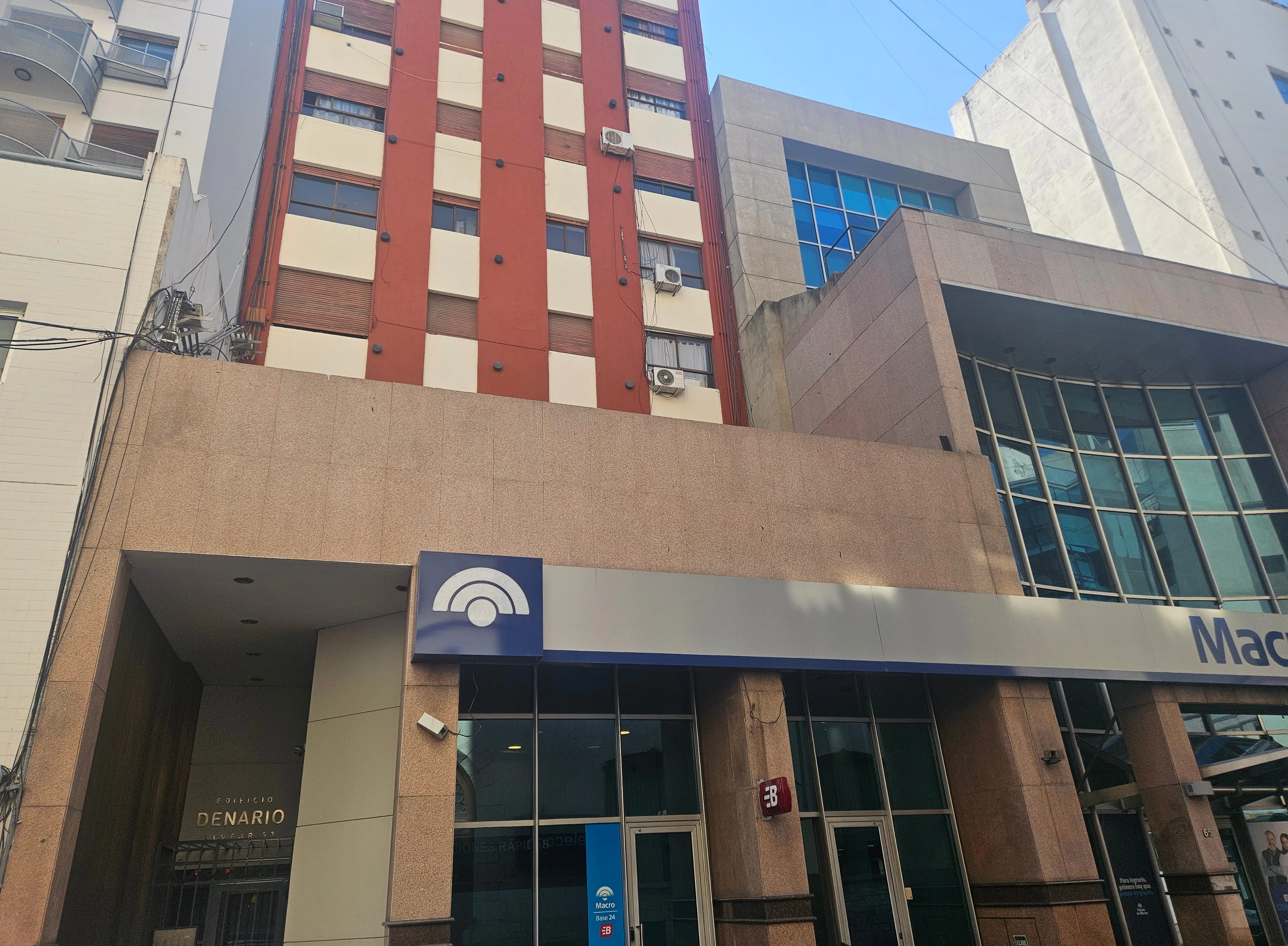 Vendo Dpto 1 dorm en el Centro sobre calle Alvear zona bancos - cocina separada - vista fte
