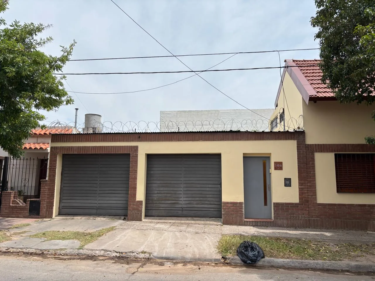 🏡 Casa en Alquiler | 3 Dormitorios con Cochera y Patio – Barrio Alto Alberdi