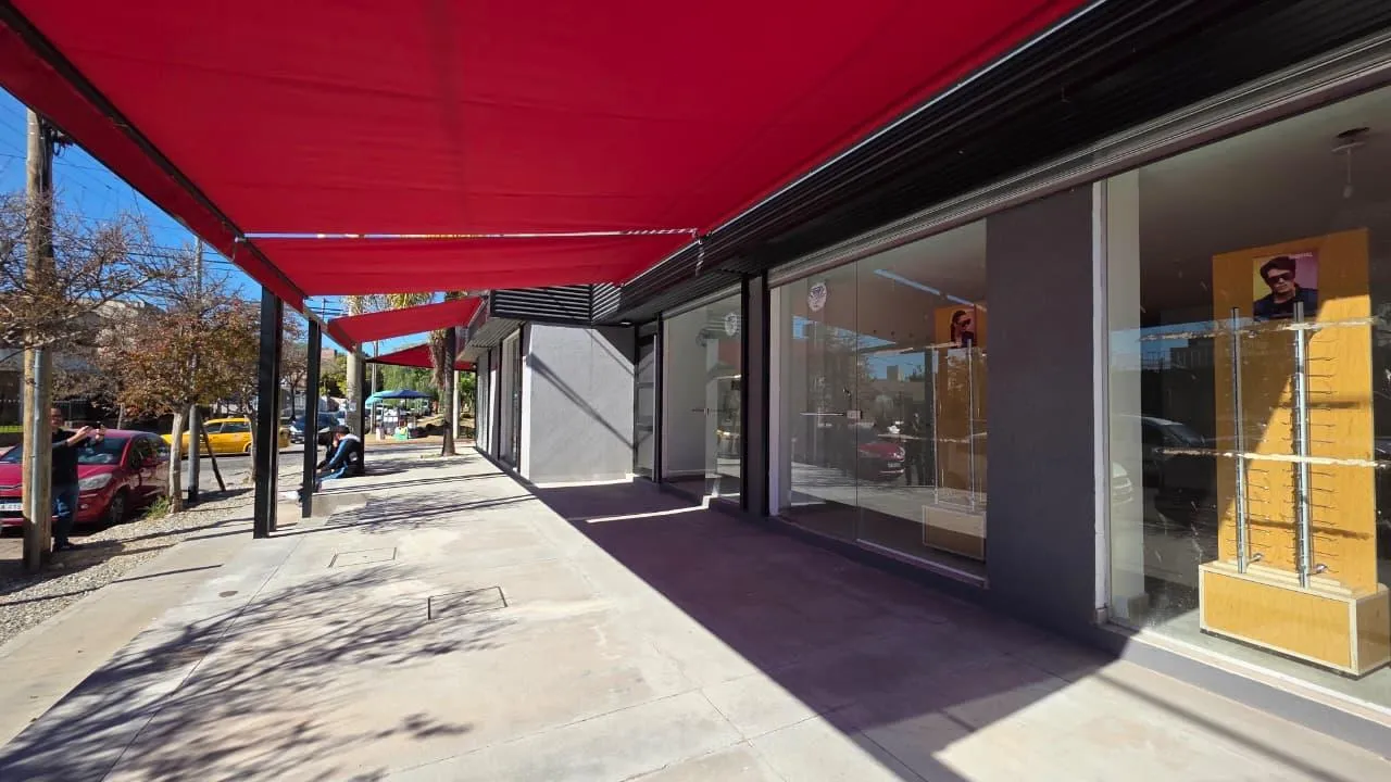 Local Comercial Frente Clínica Vélez Sarsfield | 35 m² más Expansión