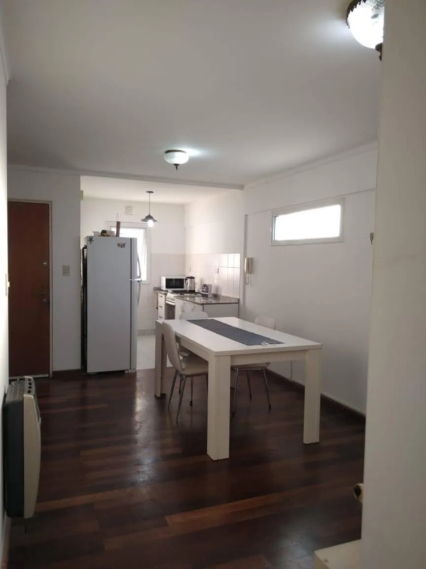 Departamento de 1 Dormitorio y Medio con Balcón sobre Av. Emilio Olmos 237 - Bar...