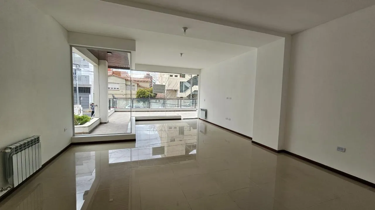 ¡IDEAL PARA PROFESIONALES Y COMERCIOS! LOCAL en alquiler en el centro