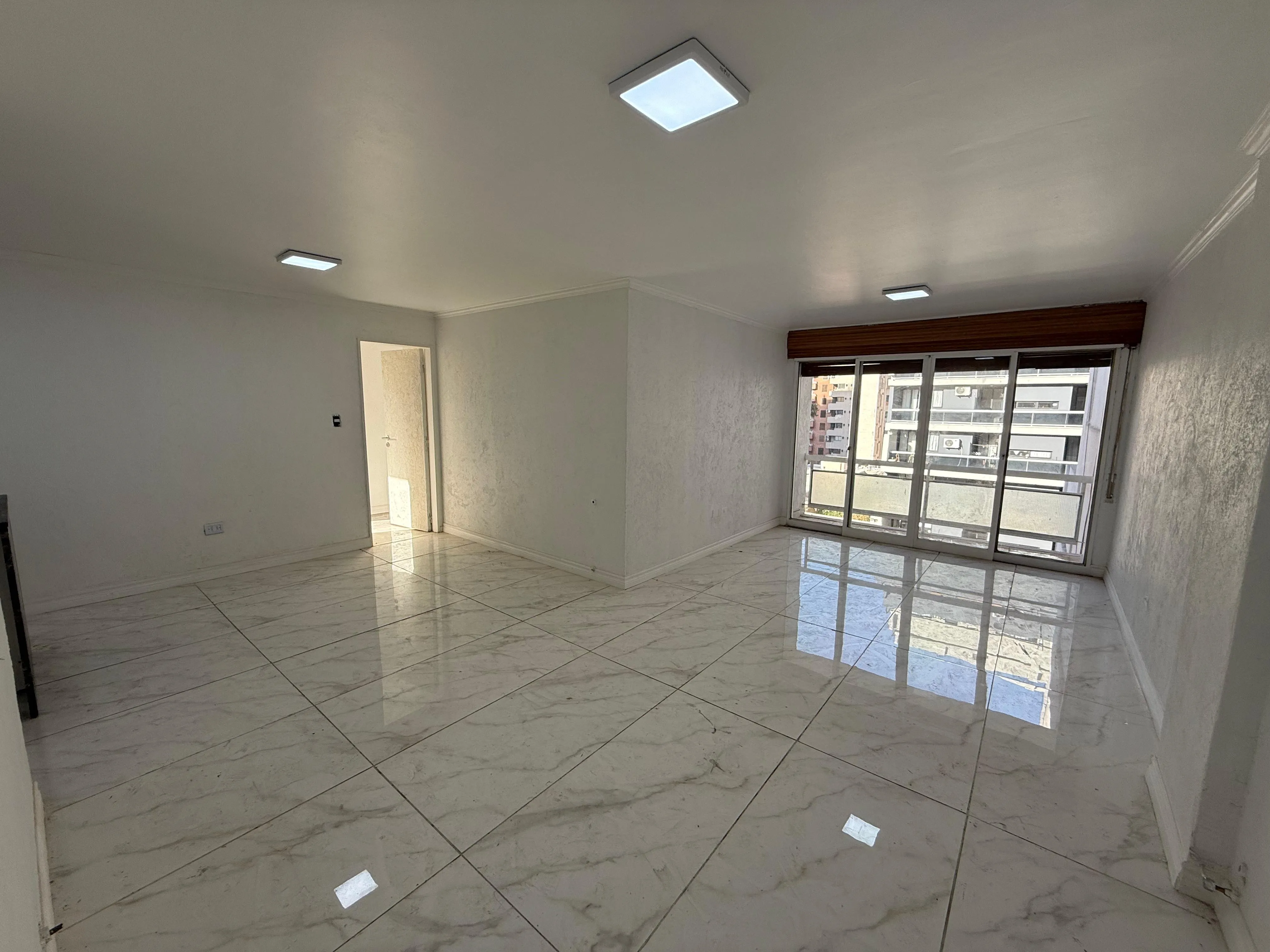 !!VDO. EXC. DEPTO. 3 DORM. RECICLADO A MTROS DE PARQUE LAS TEJAS!!