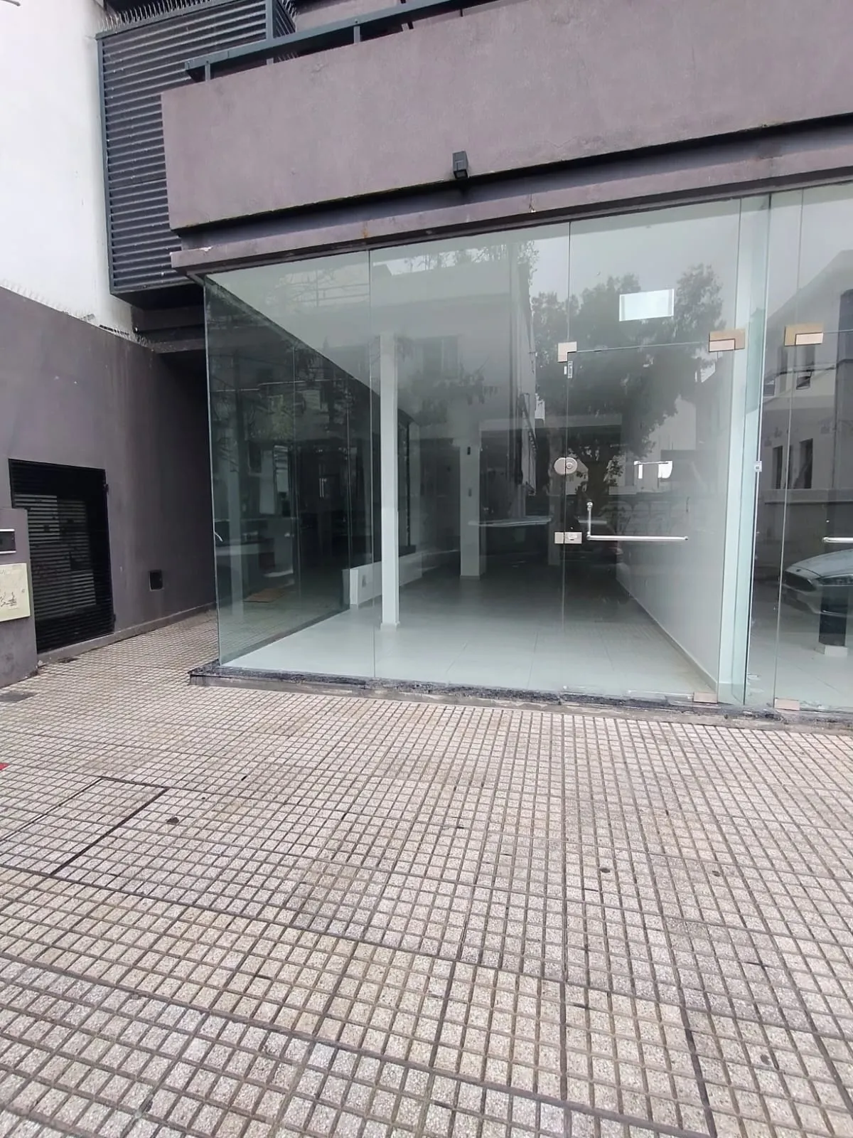 Bº Nueva Córdoba. ALQUILO Local Comercial, c/ baño. Excelente Ubicación.