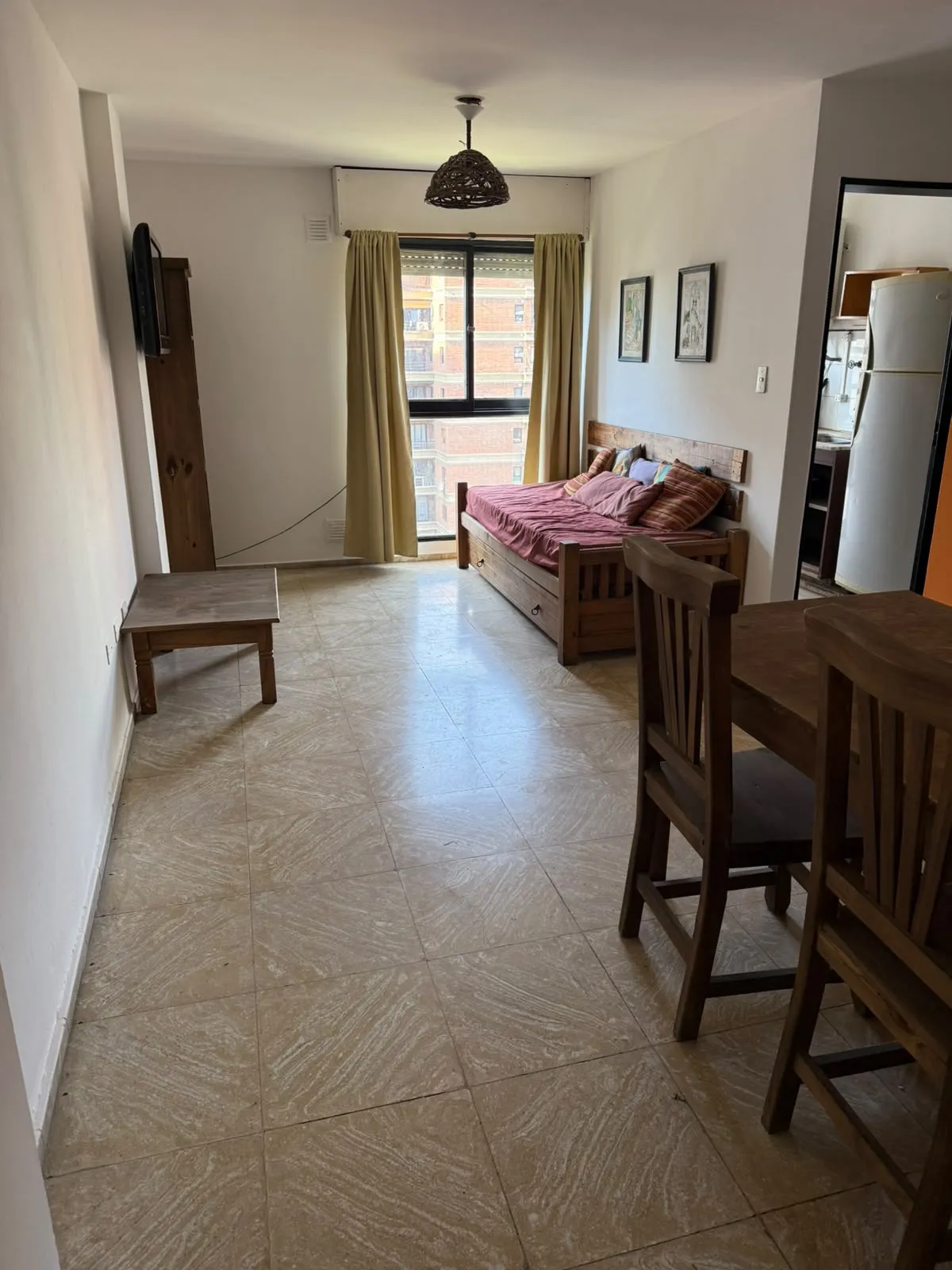 VENDO Depto amoblado de 1 dormitorio. Sobre cañada casi esquina Bv. San Juan