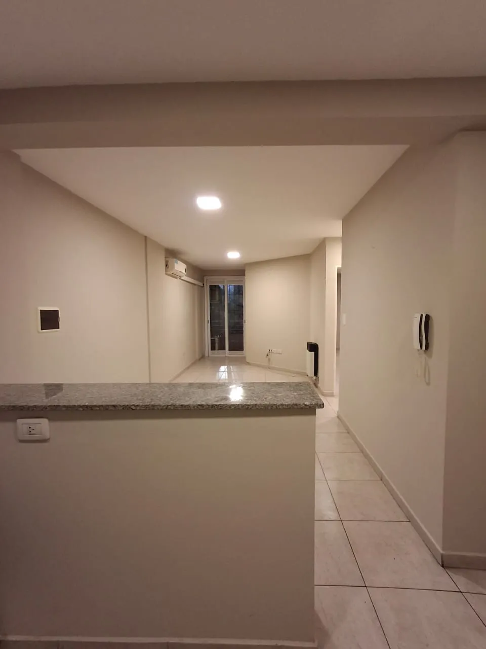 DEPARTAMENTO 1 DORMITORIO EN ALBERDI - UBICACIÓN EXCELENTE - CON AIRES ACONDICIONADOS