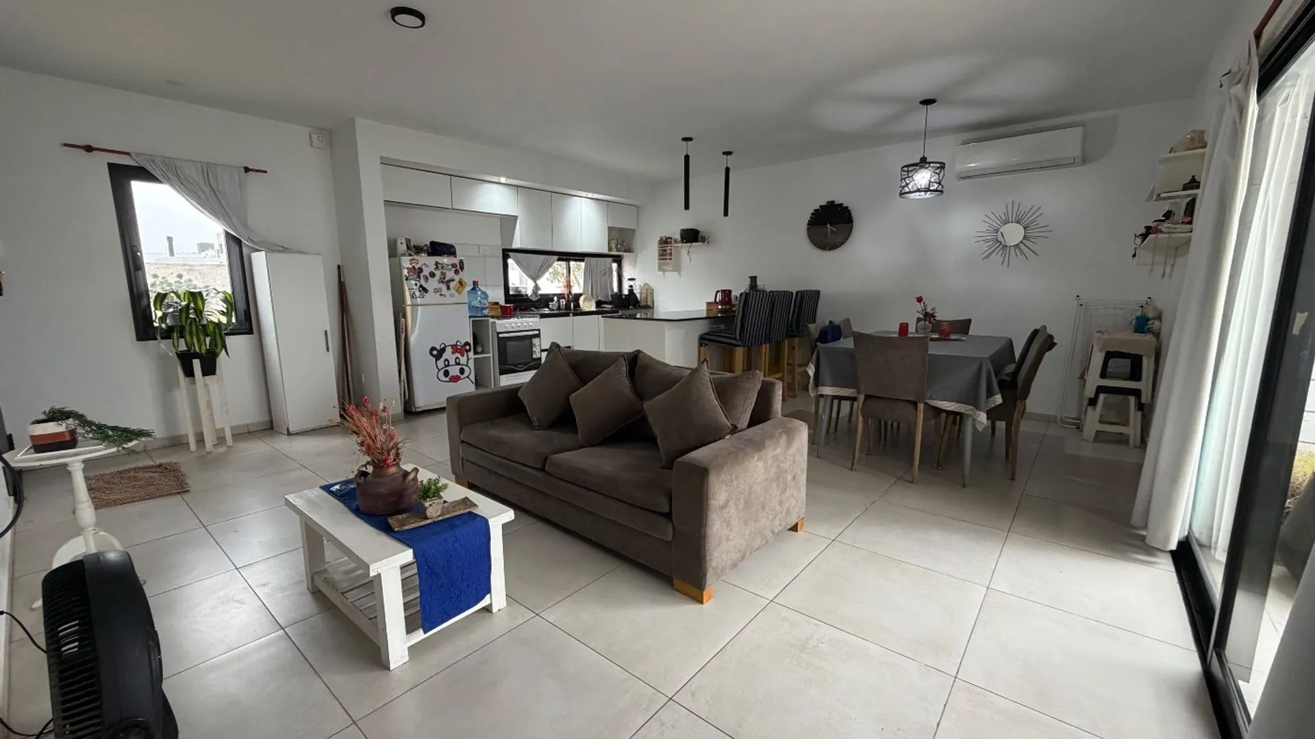CASA TIPO DUPLEX CORDOBA DOCTA 2 DORMI PATIO QUINCHO COCHERA SEGURIDAD ZONA SUROESTE VENTA