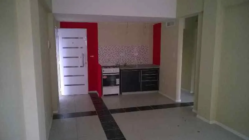 Alta Cba, Con patio. Amplio Depto PB SIN Expensas, c/placard.
