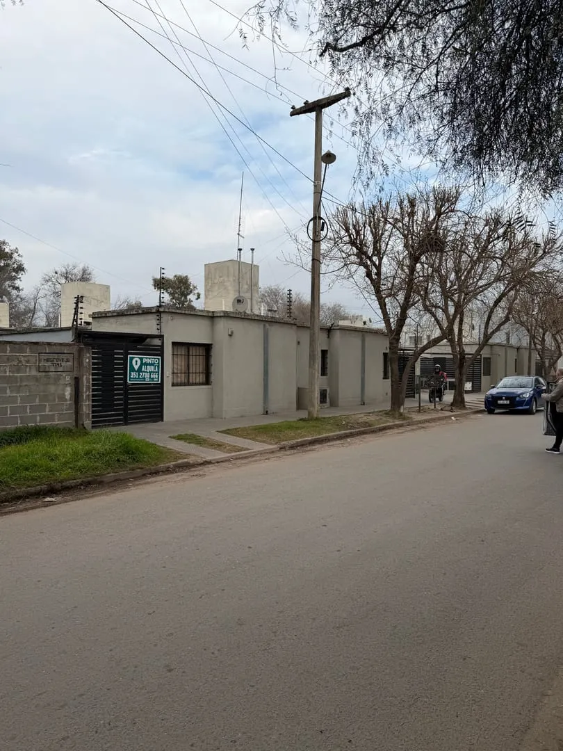 DEPARTAMENTO ALQUILER ARGUELLO  1 dormitorio externo con patio y cochera