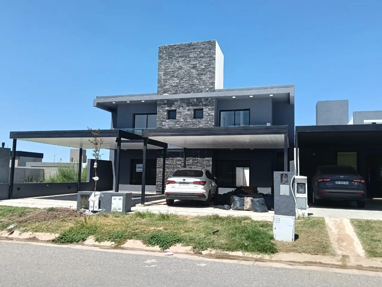 DOCTA - VENTA DUPLEX DE 3 DORMITORIOS