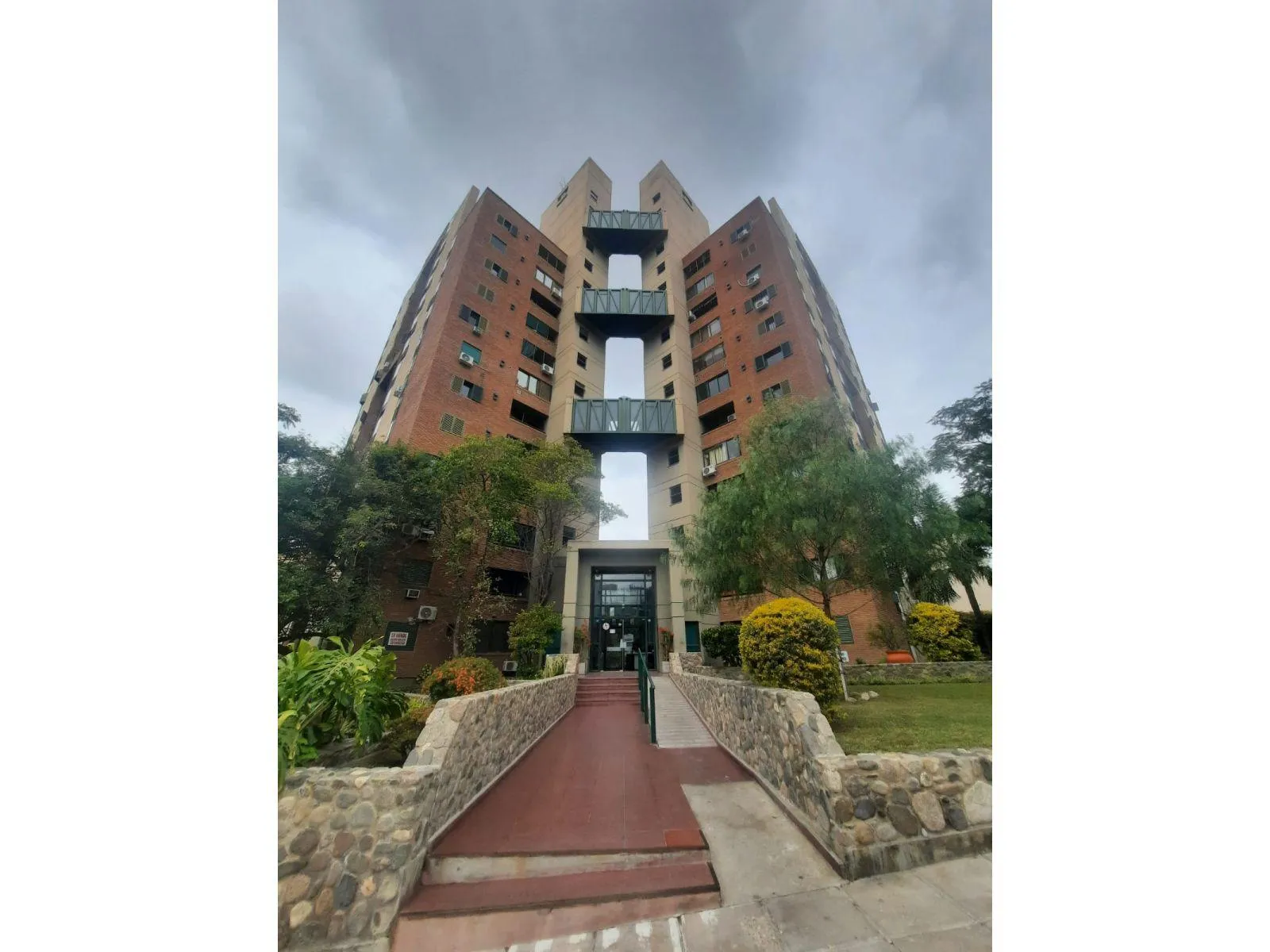 SE ALQUILA DPTO 3 DORM B ALBERDI!
