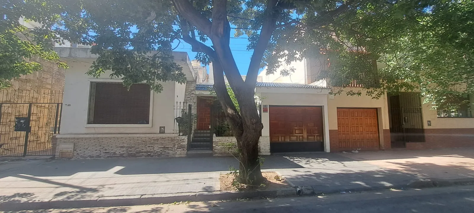SE VENDE EXCELENTE PROPIEDAD! APTA PARA REMODELAR.