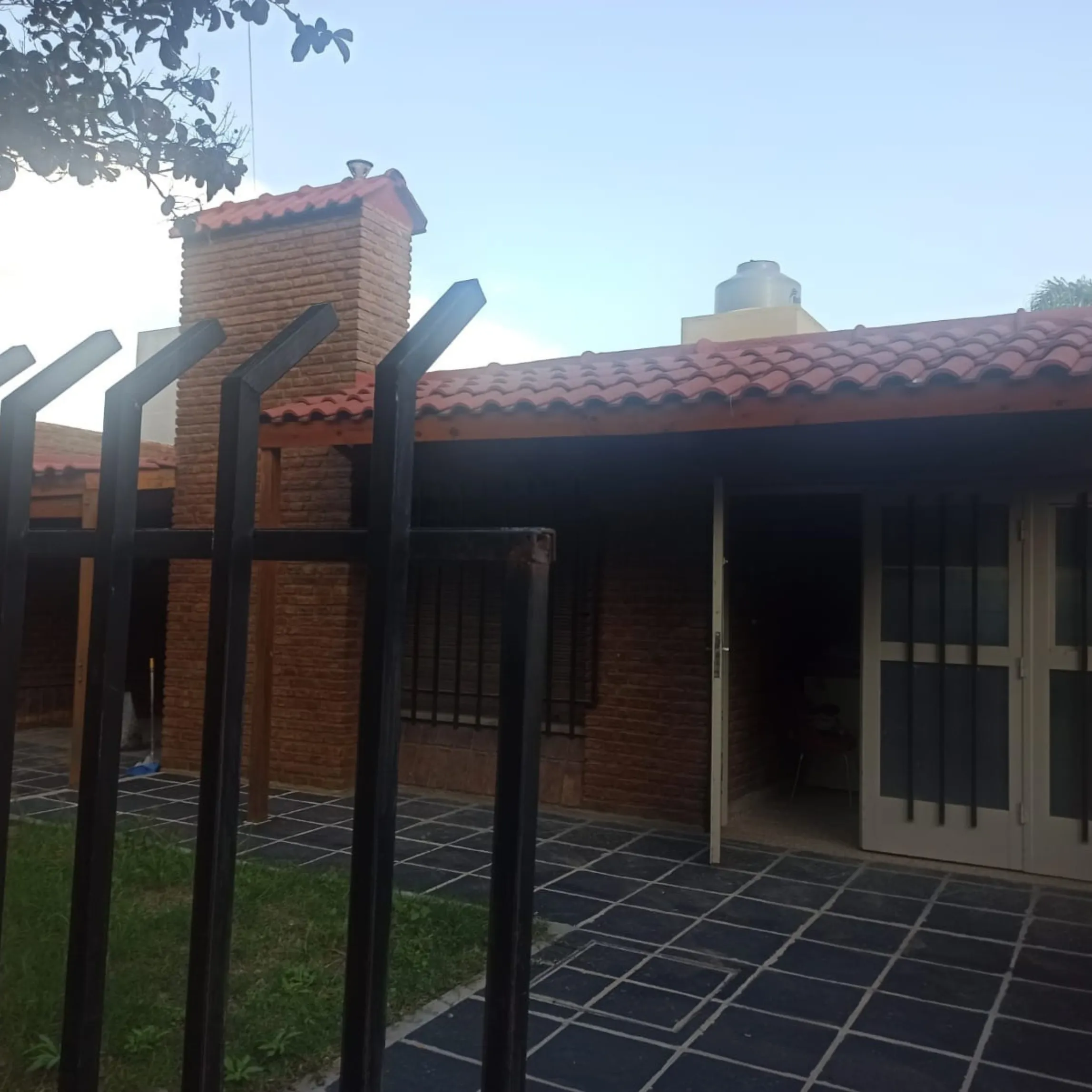 CASA A LA VENTA EN POETA LUGONES