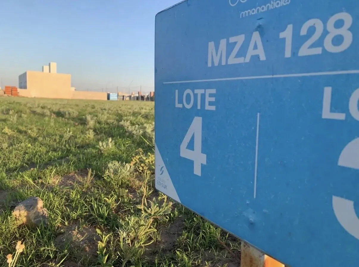 Lote en Cuestas de Manantiales (NO perimetral) - fondo norte Apto Duplex