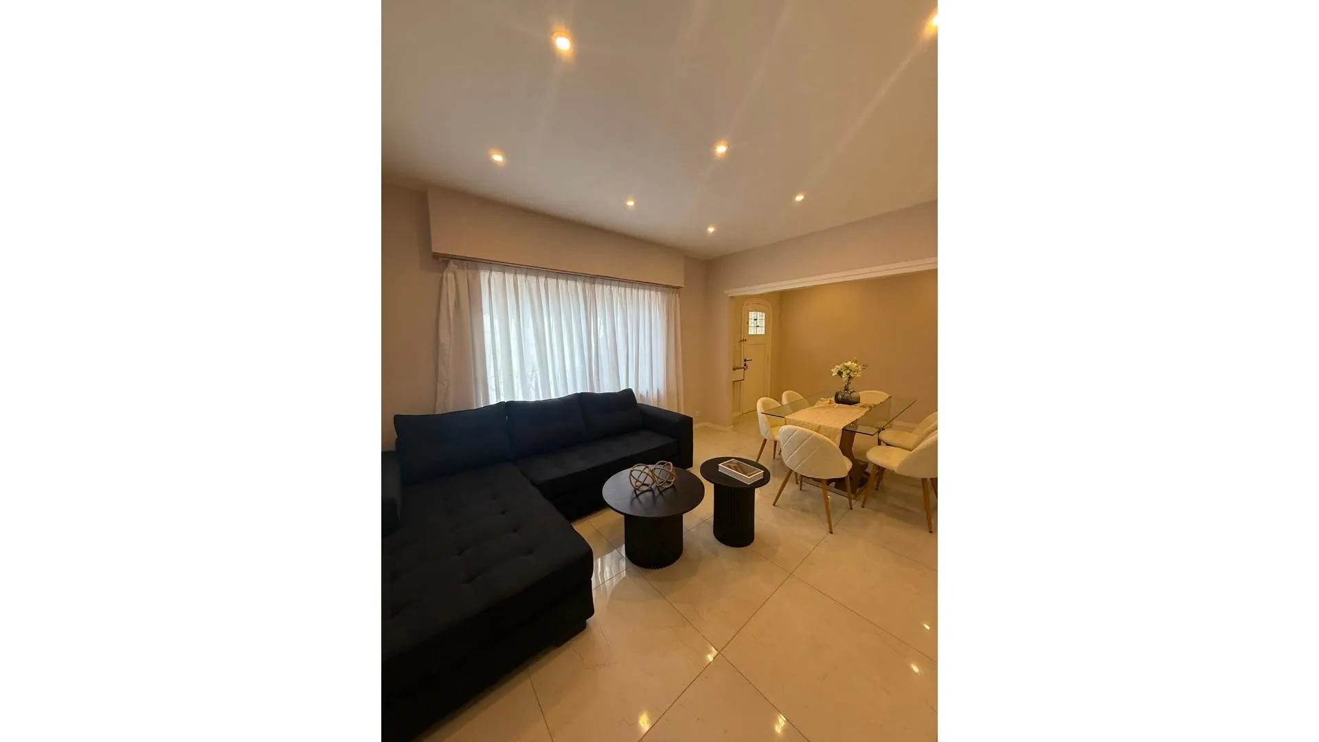 Chalet en PH desarrollado en dos plantas con garage.