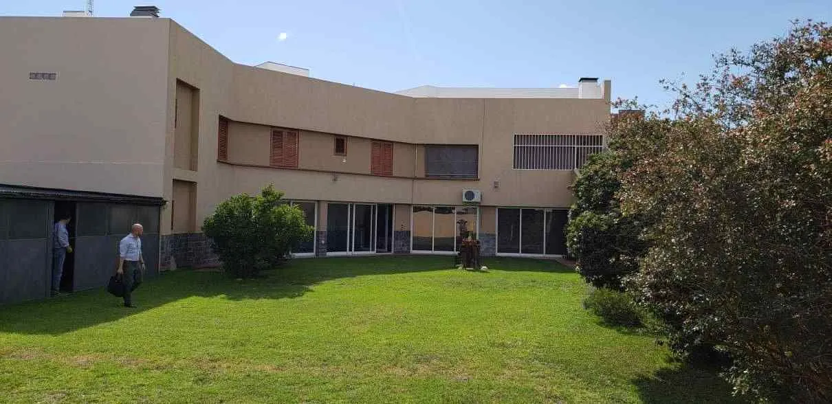 Alto Verde 550m2 cub 900m2 terreno ideal uso profesional, consultorios, clinica