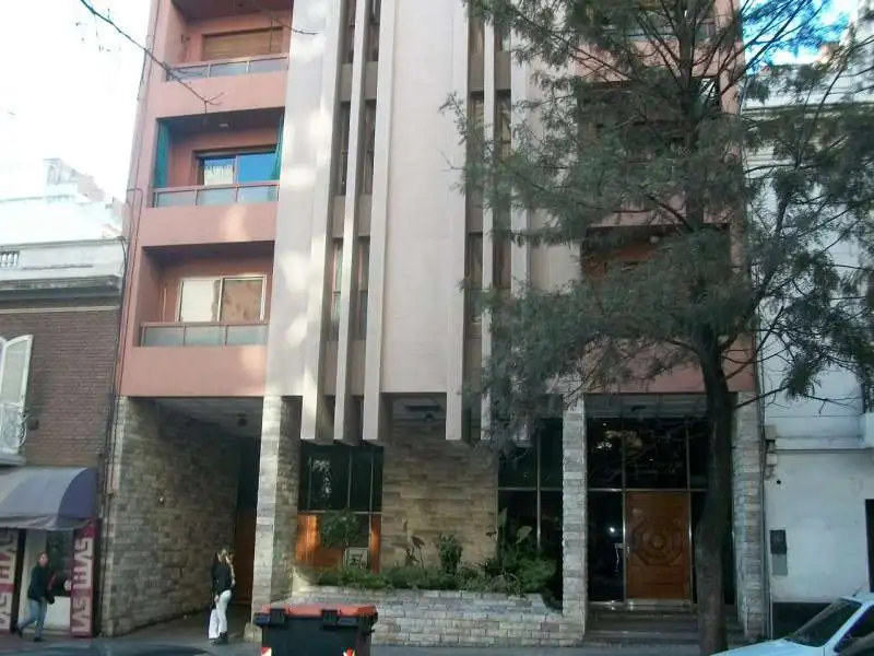 DPTO ALQUILER NUEVA CORDOBA 2 DORMITORIOS CHACABUCO 459 EXT. CON BALCON