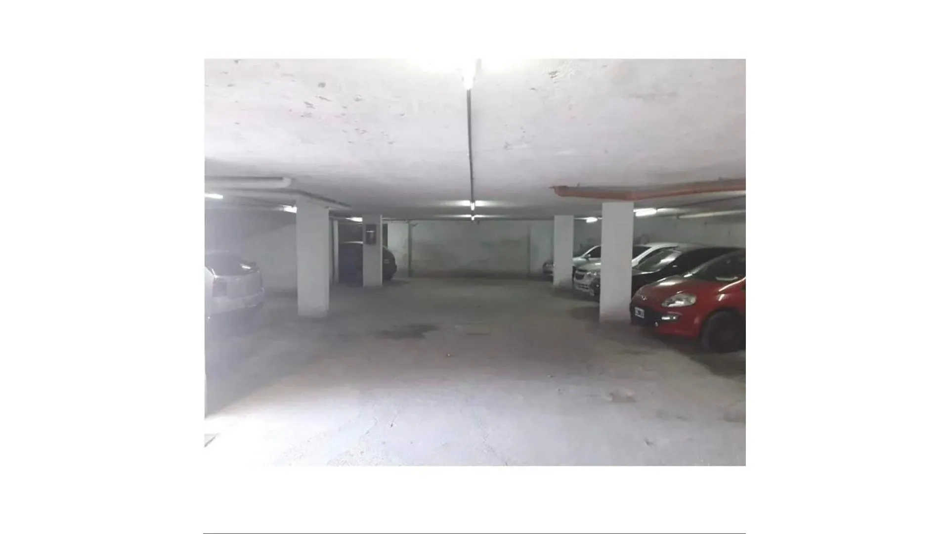 EXCELENTES COCHERAS EN ALTO ALBERDI - OPORTUNIDAD -