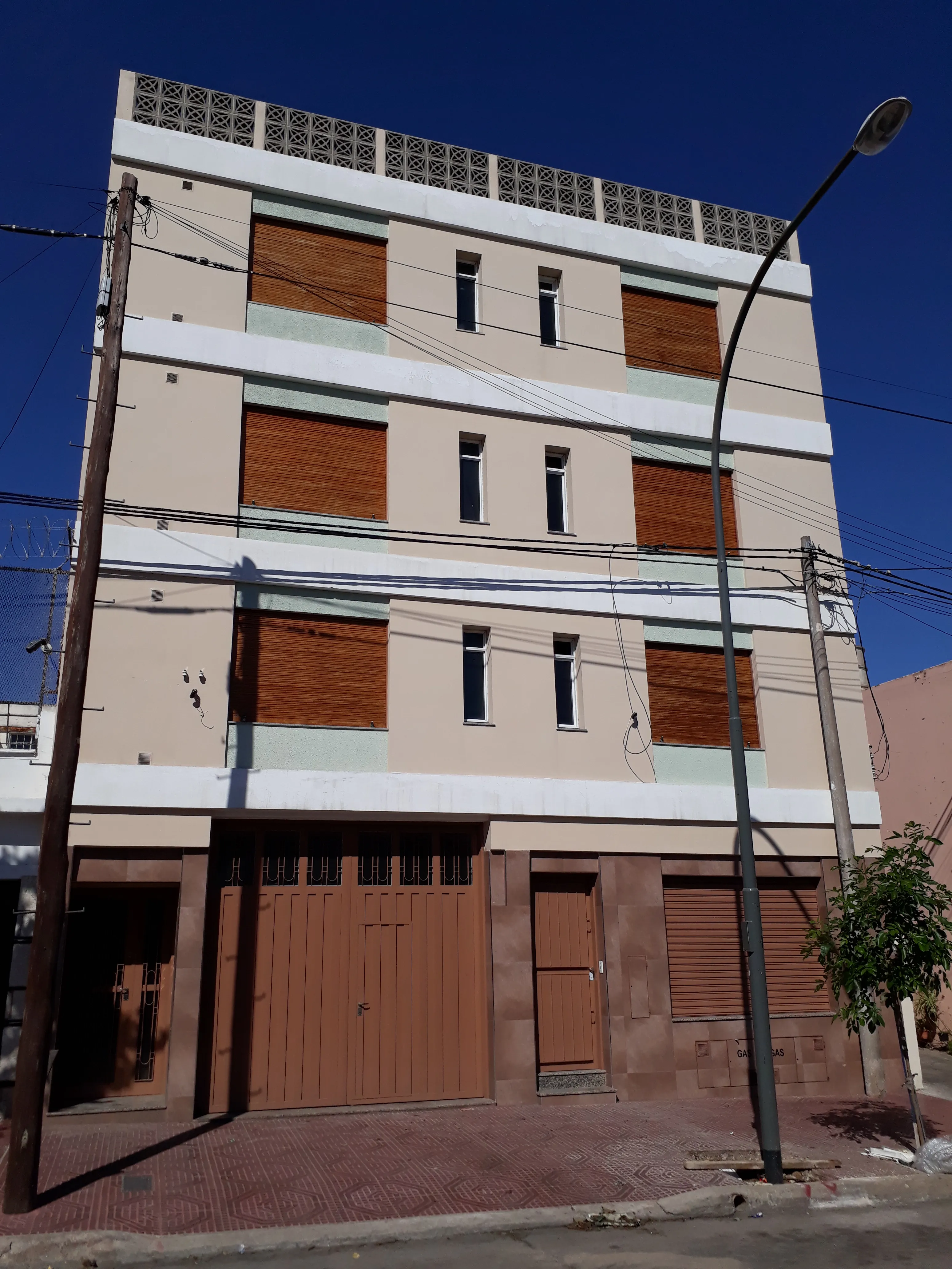 ALQUILO DPTO. DE 2 DORM. EN Bº PUEYRREDON.