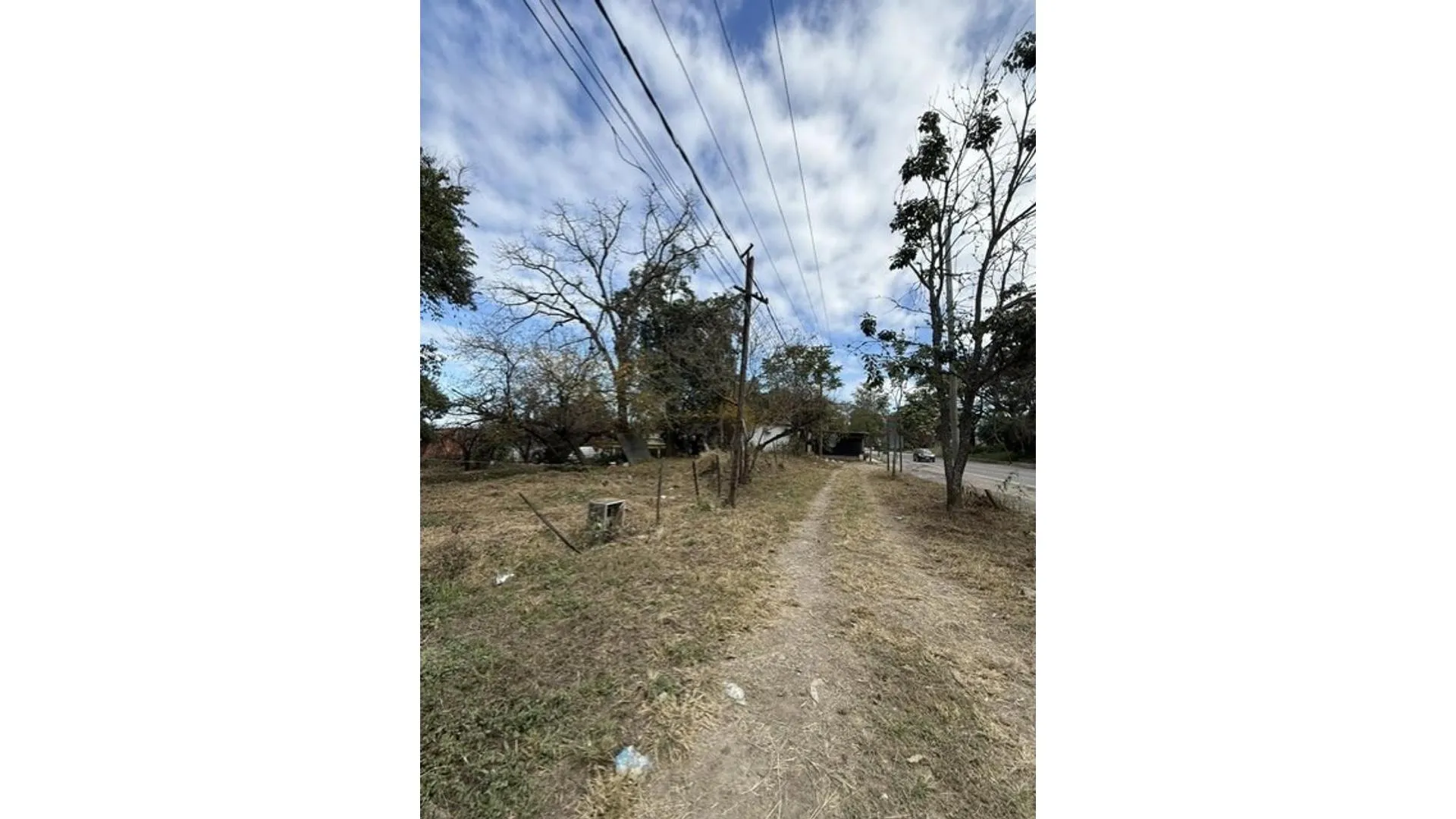 Exc Lote 900 m2 venta todos los servicios Rta 9 Vaqueros